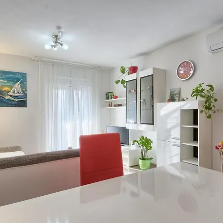 Alen Apartment *